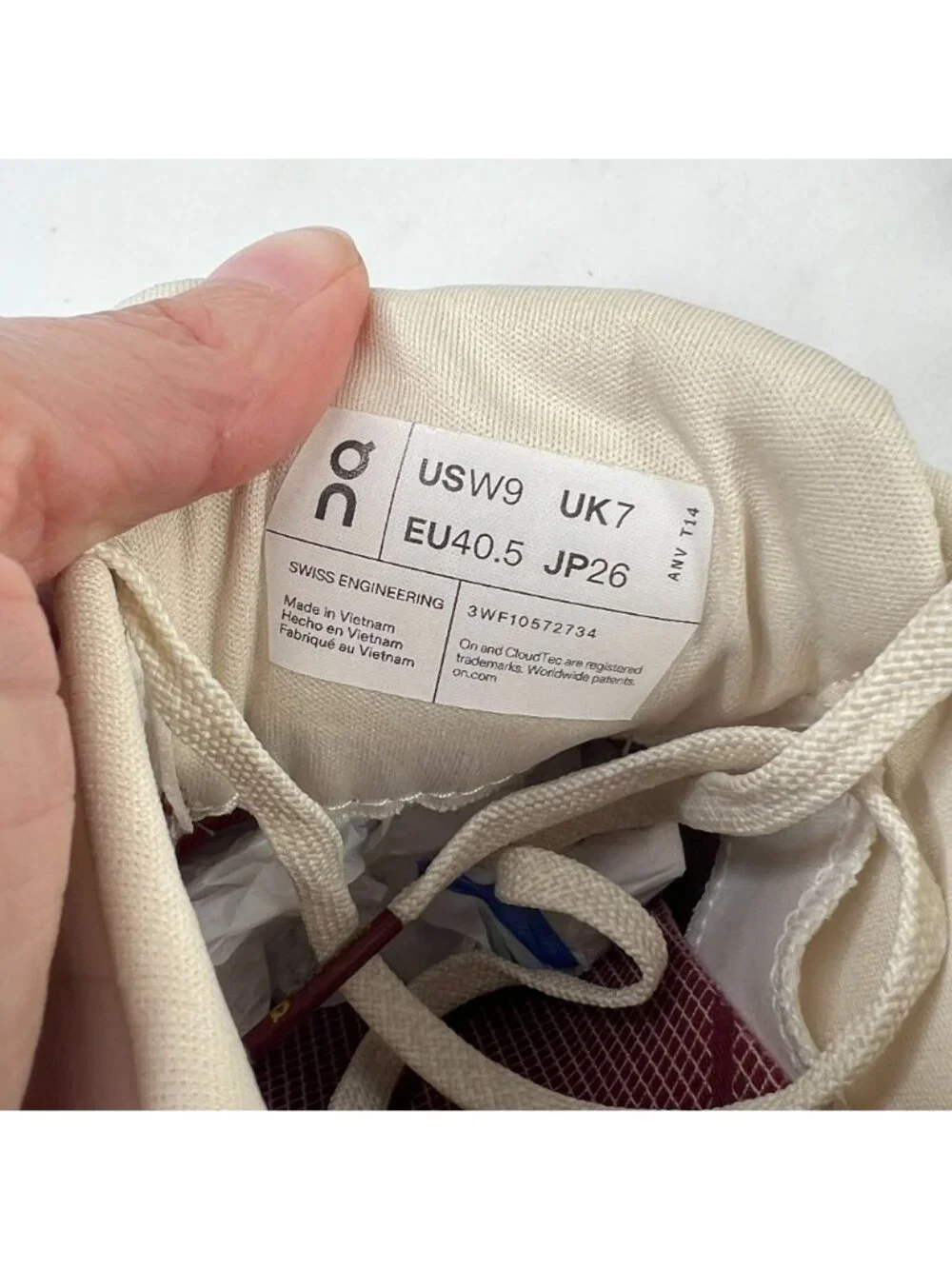 On Cloud X 4 Sneakers Limited Edition White Dark Red Trainers US Women's 9